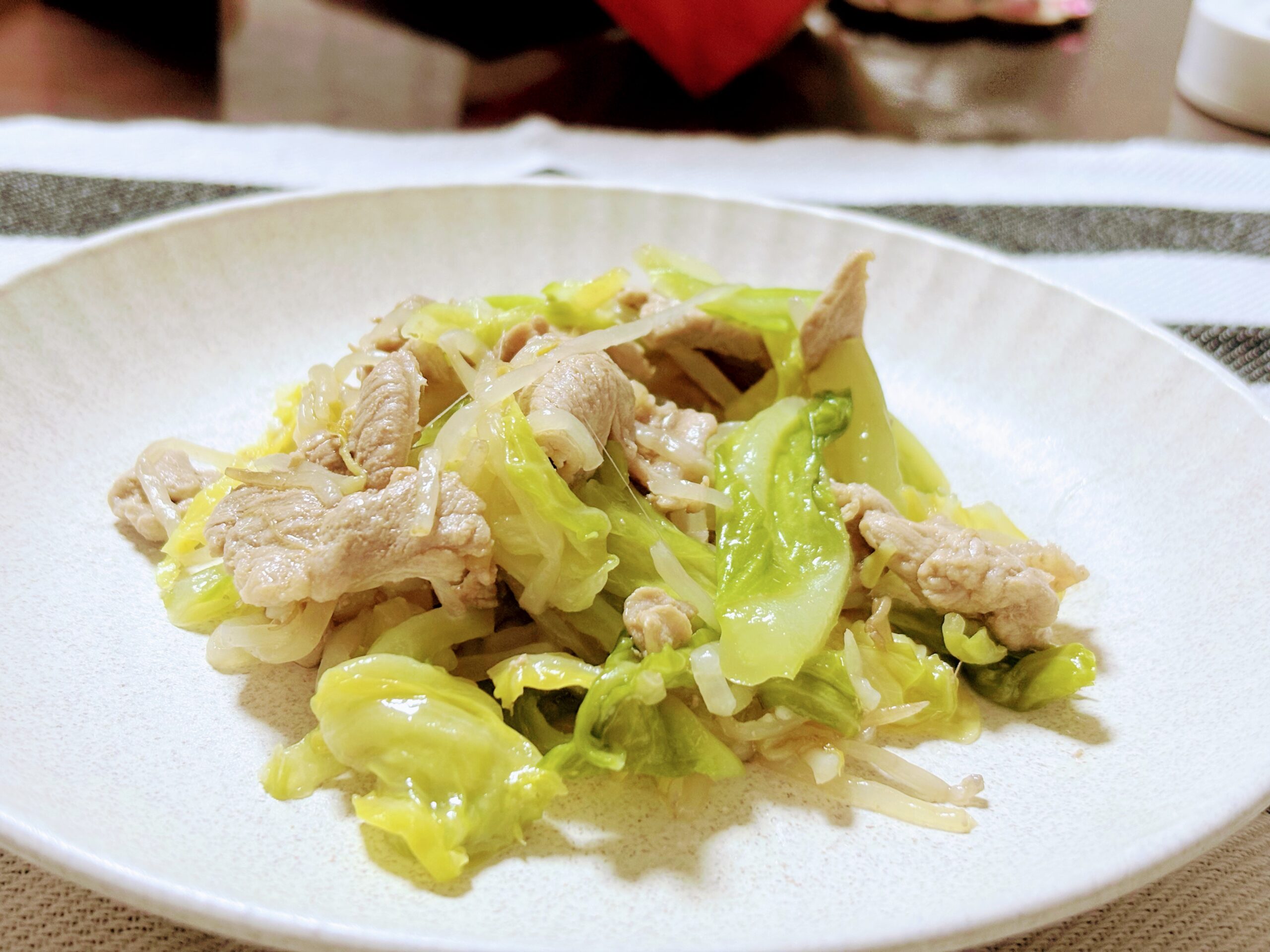 豚肉とキャベツともやしのシンプル野菜炒め